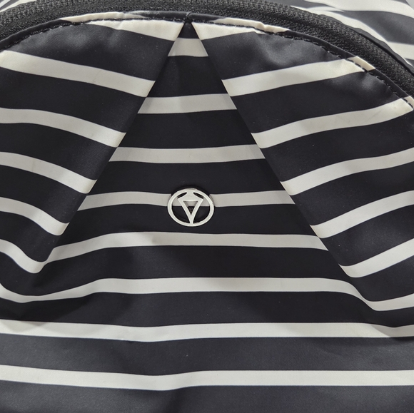 Ivivva by Lululemon Pre-owned Black/White Backpack main image 9